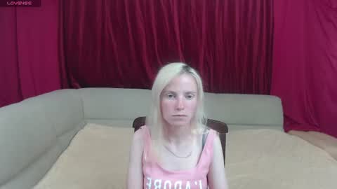 Snapshot of girl_summer97 chatting on 06.12.26 Katia online show from 06.12.26