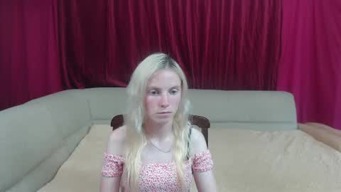 Snapshot of girl_summer97 chatting on 06.29.26 Katia online show from 06.29.26