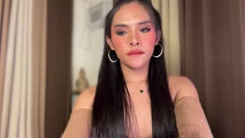 queen ronna online show from 05.11.26