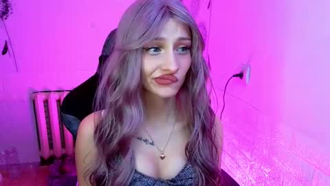 Snapshot of girlfriend_night chatting on 02.24.26 Seniya online show from 02.24.26