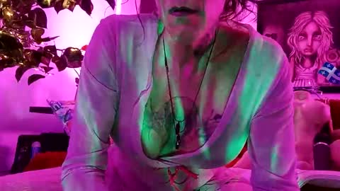 Snapshot of girls227445638252 chatting on 04.05.26 girls227445638252 online show from 04.05.26