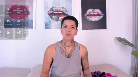 girls_inlove online show from 10.31.25