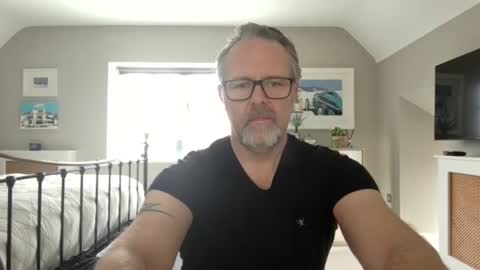 girlsandbikes online show from 01.12.25