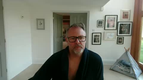 girlsandbikes online show from 09.29.25