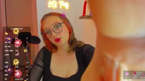 Snapshot of girlsativa chatting on 10.01.25 Maze Thumbs up online show from 10.01.25