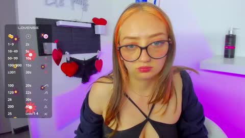 Maze    Thumbs up online show from 10.17.25