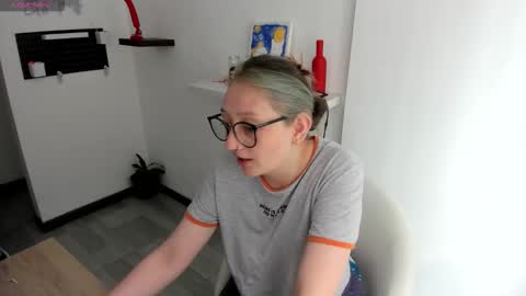 Maze    Thumbs up online show from 11.01.25