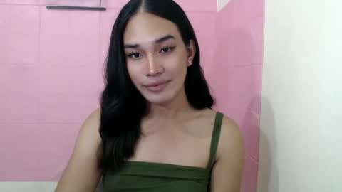 Snapshot of girlthatuneedxxx chatting on 12.03.24 Rhaine online show from 12.03.24