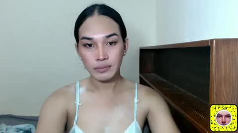 Snapshot of girlthatuneedxxx chatting on 01.06.25 Rhaine online show from 01.06.25