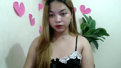 Snapshot of girlthatuneedxxx chatting on 03.07.25 Rhaine online show from 03.07.25