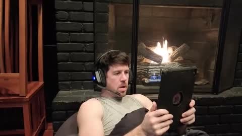 Snapshot of girthwayne chatting on 12.15.24 croyal09 online show from 12.15.24