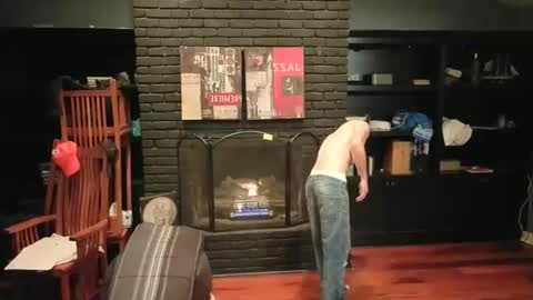 Snapshot of girthwayne chatting on 12.25.24 croyal09 online show from 12.25.24