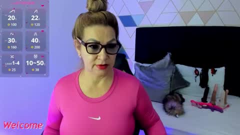 Snapshot of gisela27 chatting on 10.21.25 Gisella online show from 10.21.25