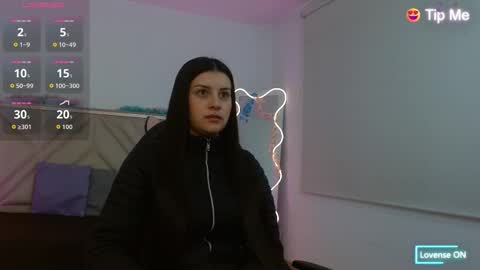 Snapshot of gisell_tay chatting on 10.11.25 gisell_tay online show from 10.11.25