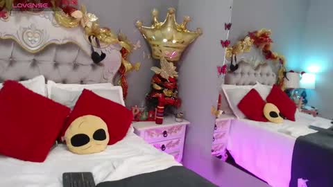 GiselleNoah online show from 12.30.24