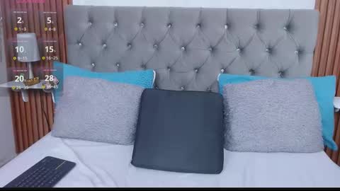 Snapshot of gissellsaenz chatting on 10.25.25 Gissell Saenz online show from 10.25.25