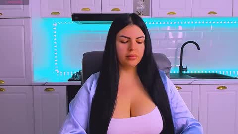 Giulia online show from 03.03.26