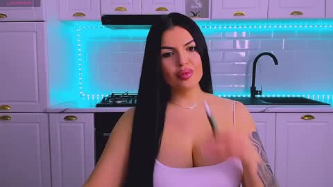 Giulia online show from 03.17.26