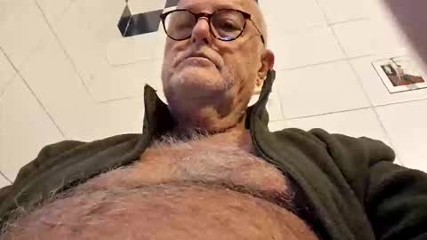 giutomma930394 online show from 11.03.25