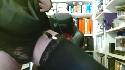 Snapshot of gizmox_ chatting on 03.06.25 GizmoX online show from 03.06.25