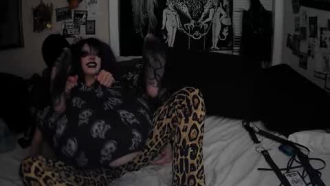 Gloomy online show from 12.17.25