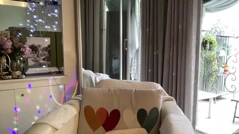 Snapshot of gl1tter_barbie chatting on 01.12.25 Gl1tter Barbie online show from 01.12.25