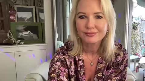 Snapshot of gl1tter_barbie chatting on 09.23.25 Gl1tter Barbie online show from 09.23.25