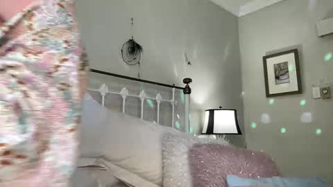 Snapshot of gl1tter_barbie chatting on 10.28.25 Gl1tter Barbie online show from 10.28.25