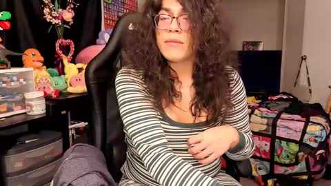 Snapshot of glaceon9 chatting on 10.04.25 glaceon9 online show from 10.04.25