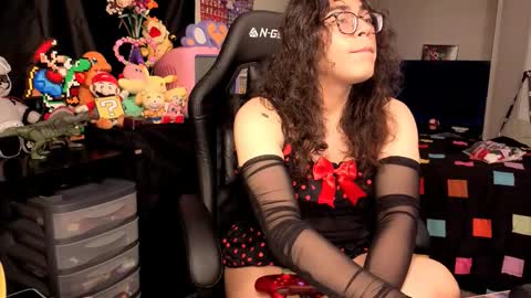 Snapshot of glaceon9 chatting on 10.27.25 glaceon9 online show from 10.27.25