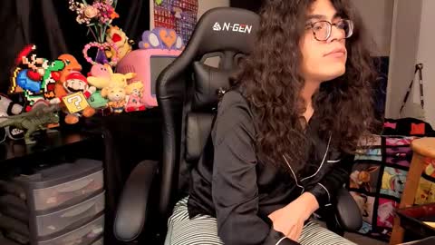 Snapshot of glaceon9 chatting on 11.04.25 glaceon9 online show from 11.04.25