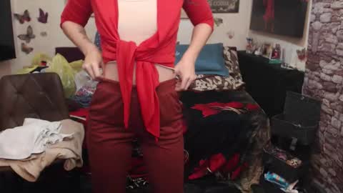 Snapshot of glamourhottie chatting on 10.08.25 Glamourhottie online show from 10.08.25