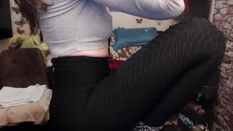 Snapshot of glamourhottie chatting on 10.25.25 Glamourhottie online show from 10.25.25