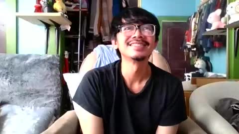 Snapshot of glennbunnylovedaddy69 chatting on 10.29.25 glennbunnylovedaddy69 online show from 10.29.25