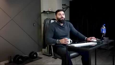 Snapshot of glennmasters chatting on 12.27.24 Matthew .. for short call me Matt online show from 12.27.24