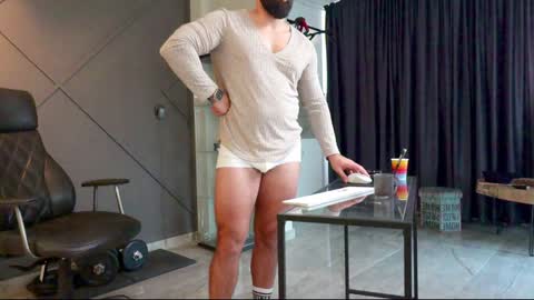 Snapshot of glennmasters chatting on 01.19.25 Matthew .. for short call me Matt online show from 01.19.25