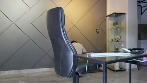 Snapshot of glennmasters chatting on 02.18.25 Matthew .. for short call me Matt online show from 02.18.25