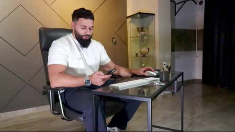 Snapshot of glennmasters chatting on 02.18.25 Matthew .. for short call me Matt online show from 02.18.25