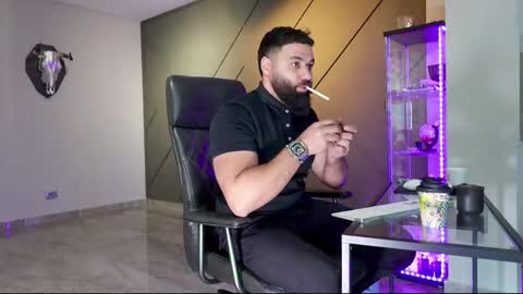 Snapshot of glennmasters chatting on 03.08.25 Matthew .. for short call me Matt online show from 03.08.25