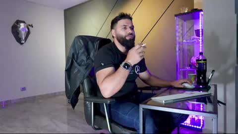 Snapshot of glennmasters chatting on 03.09.25 Matthew .. for short call me Matt online show from 03.09.25