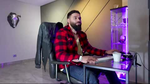 Snapshot of glennmasters chatting on 03.10.25 Matthew .. for short call me Matt online show from 03.10.25