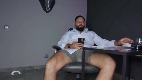 Snapshot of glennmasters chatting on 09.11.25 Matthew .. for short call me Matt online show from 09.11.25