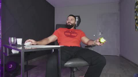 Matthew .. for short call me Matt online show from 11.26.25