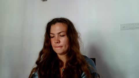 Snapshot of glitter_doll chatting on 11.14.25 glitter_doll online show from 11.14.25