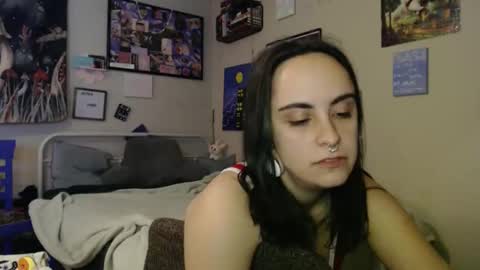 Snapshot of glitterspace chatting on 12.03.25 anna online show from 12.03.25