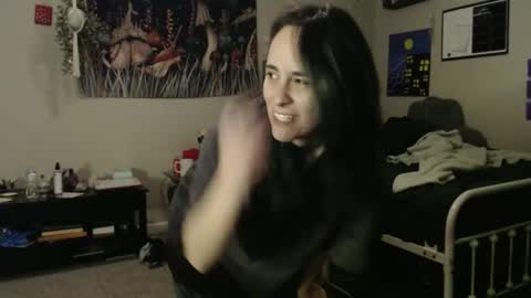 Snapshot of glitterspace chatting on 01.14.26 anna online show from 01.14.26