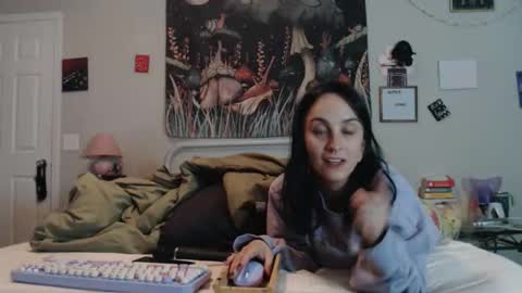 Snapshot of glitterspace chatting on 05.01.26 anna online show from 05.01.26