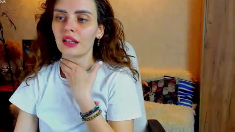 Gloria Wood online show from 12.05.25