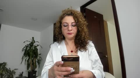 gloriacrespo online show from 03.03.25