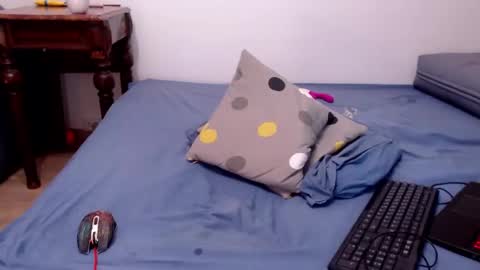 Snapshot of gloryloli chatting on 02.11.25 Tanya online show from 02.11.25